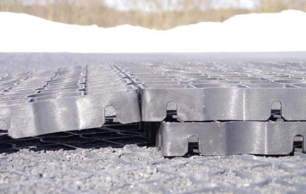 Разъединение модулей газонной решетки 1