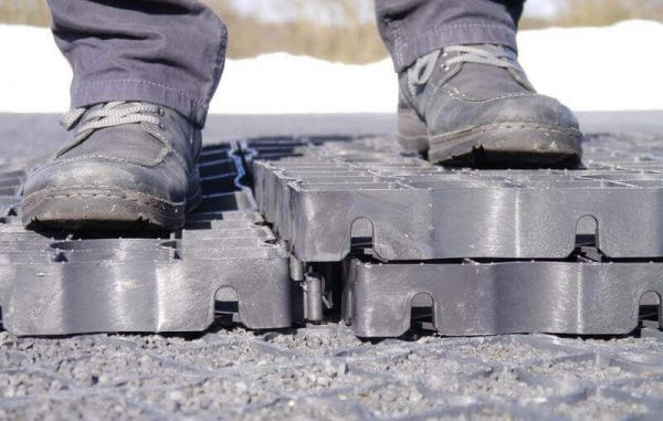 Разъединение модулей газонной решетки 2